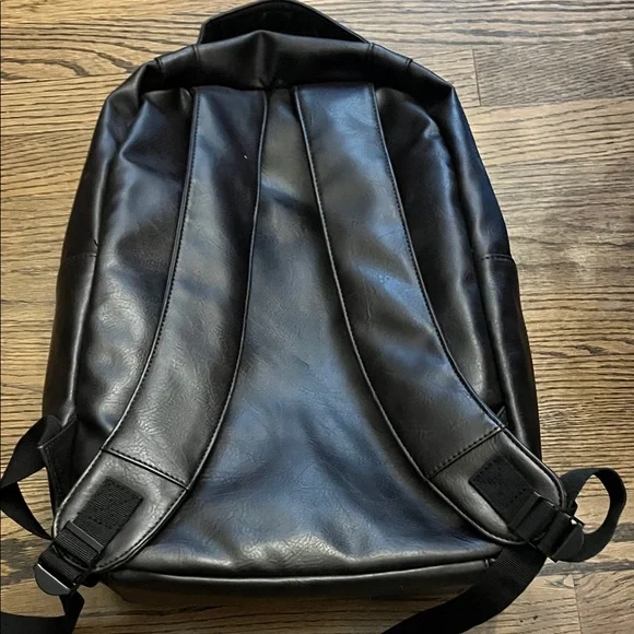 NWOT Reaction Kenneth Cole Sleek Brown Backpack